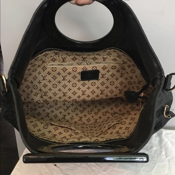 Purse - Picture 2 of 3